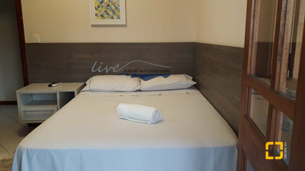 Casa com 720m², 7 quartos (sendo 2 suítes), 2 garagens, no bairro Jurerê Internacional em Florianópolis