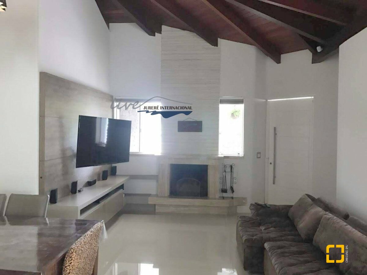 Casa com 310m², 8 quartos (sendo 4 suítes), 3 garagens, no bairro Jurerê Internacional em Florianópolis