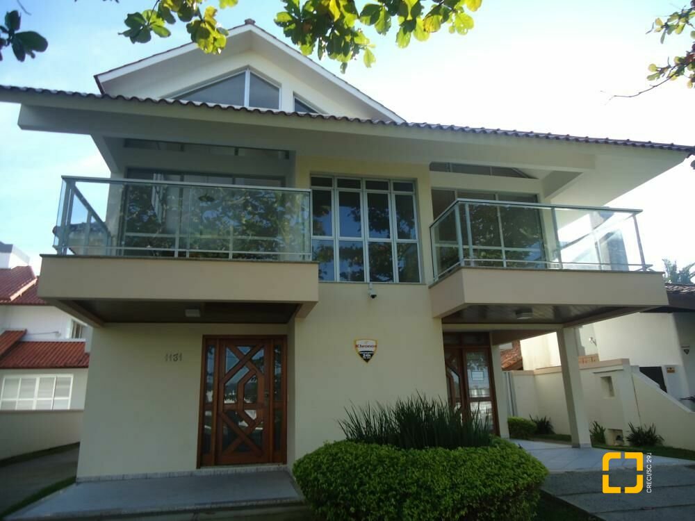 Casa com 580m², 10 quartos (sendo 3 suítes), 5 garagens, no bairro Jurerê Internacional em Florianópolis