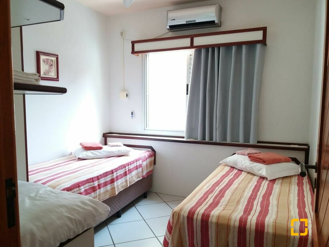 Casa com 580m², 10 quartos (sendo 3 suítes), 5 garagens, no bairro Jurerê Internacional em Florianópolis