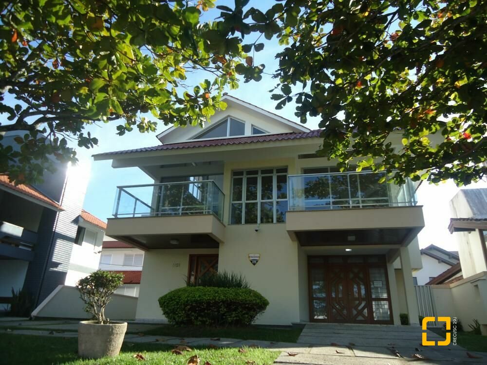 Casa com 580m², 10 quartos (sendo 3 suítes), 5 garagens, no bairro Jurerê Internacional em Florianópolis