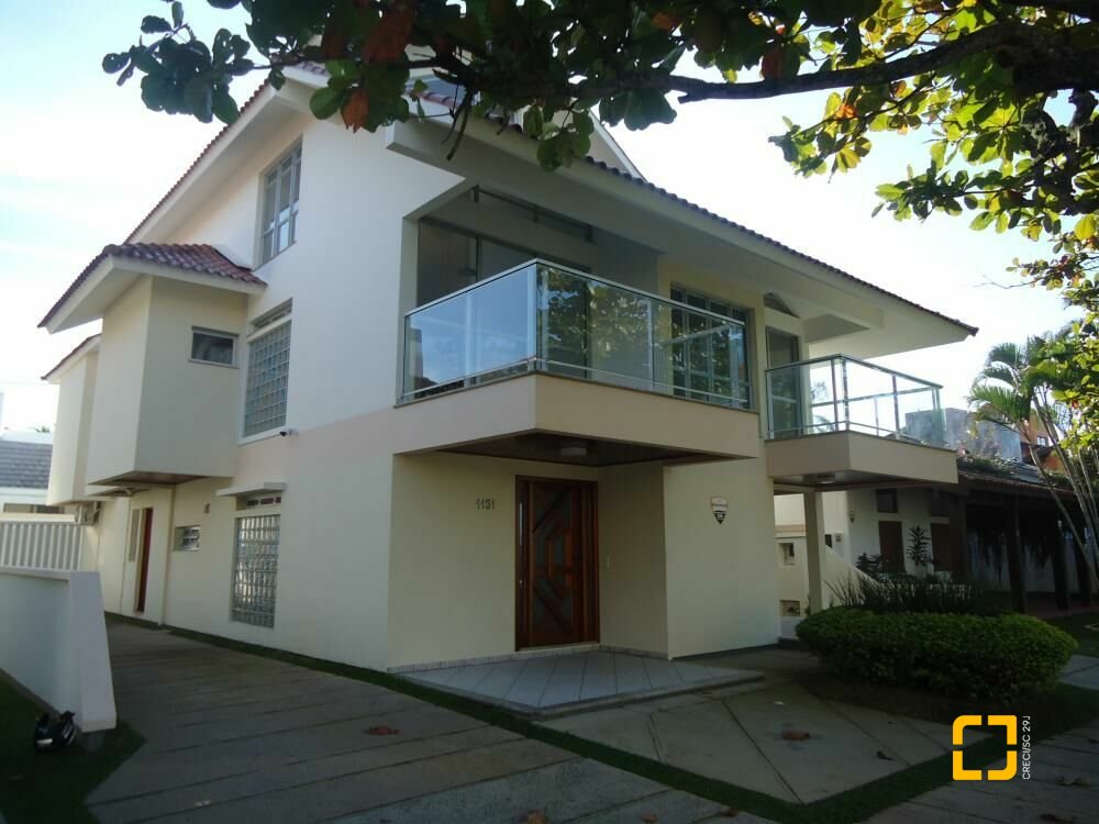 Casa com 580m², 10 quartos (sendo 3 suítes), 5 garagens, no bairro Jurerê Internacional em Florianópolis