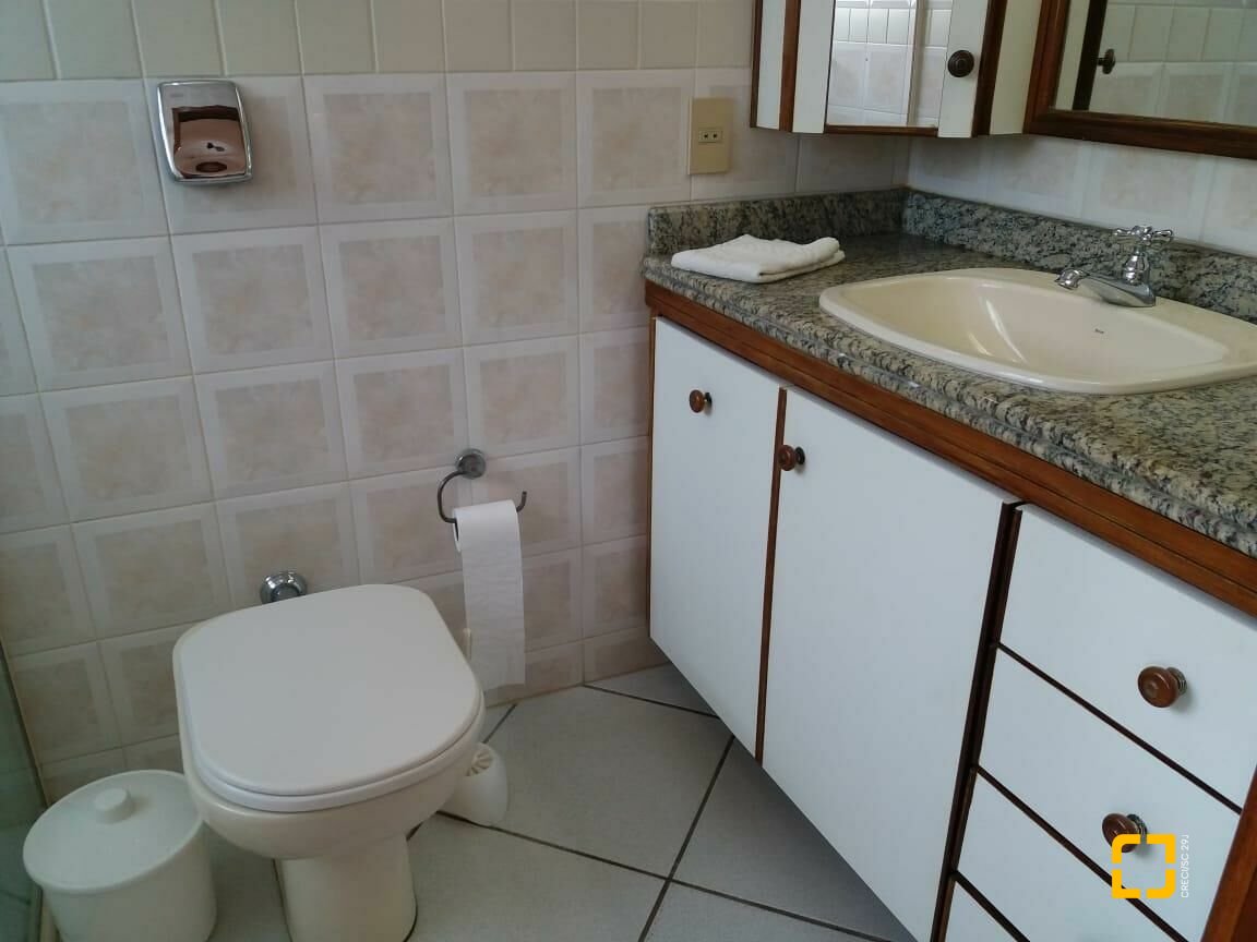 Casa com 580m², 10 quartos (sendo 3 suítes), 5 garagens, no bairro Jurerê Internacional em Florianópolis