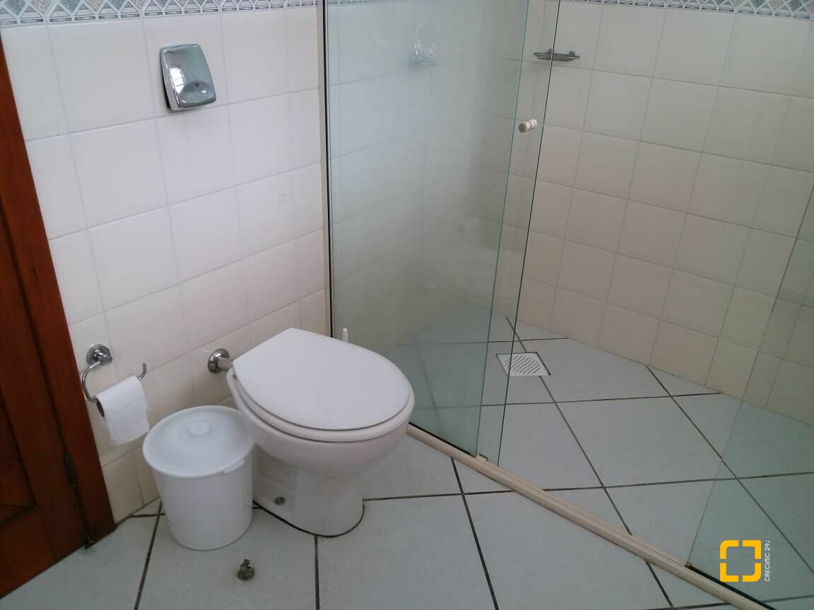 Casa com 580m², 10 quartos (sendo 3 suítes), 5 garagens, no bairro Jurerê Internacional em Florianópolis