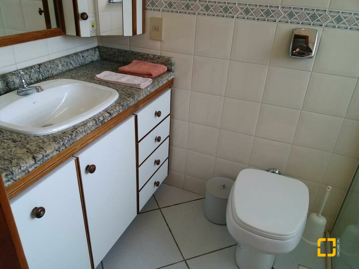 Casa com 580m², 10 quartos (sendo 3 suítes), 5 garagens, no bairro Jurerê Internacional em Florianópolis