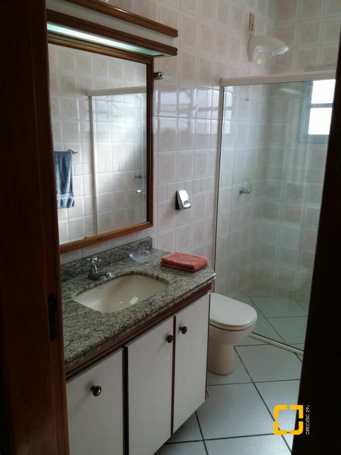 Casa com 580m², 10 quartos (sendo 3 suítes), 5 garagens, no bairro Jurerê Internacional em Florianópolis