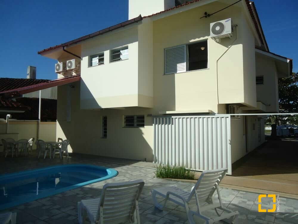 Casa com 580m², 10 quartos (sendo 3 suítes), 5 garagens, no bairro Jurerê Internacional em Florianópolis