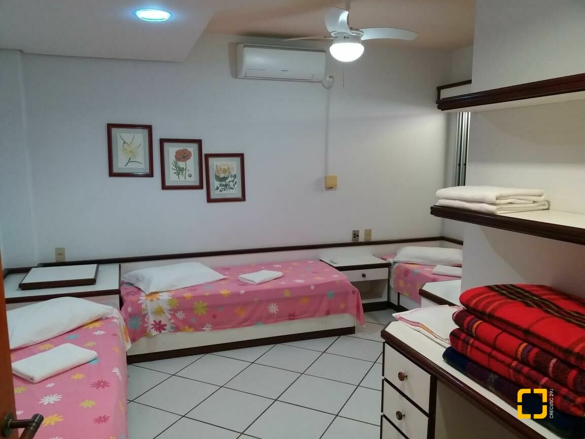 Casa com 580m², 10 quartos (sendo 3 suítes), 5 garagens, no bairro Jurerê Internacional em Florianópolis