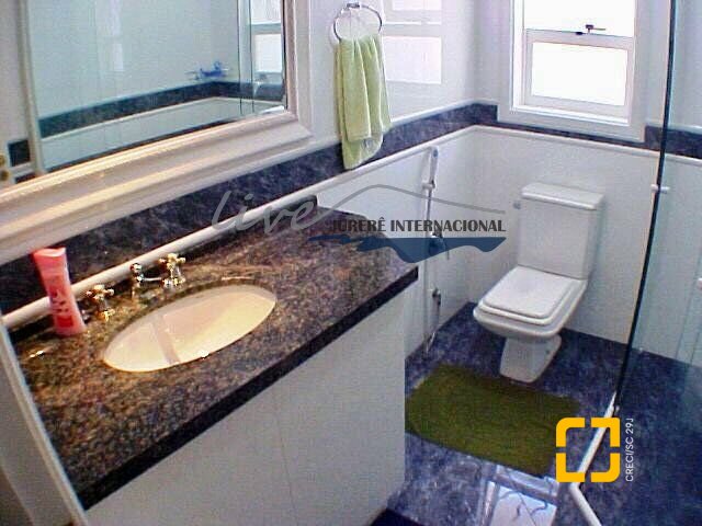 Casa com 430m², 8 quartos (sendo 4 suítes), 3 garagens, no bairro Jurerê Internacional em Florianópolis