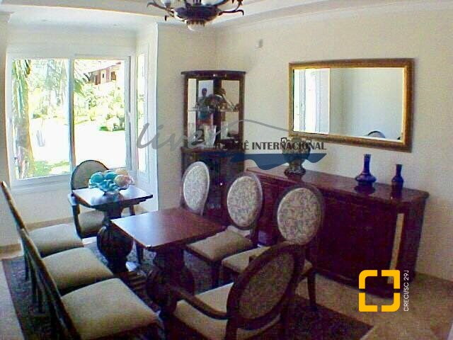 Casa com 430m², 8 quartos (sendo 4 suítes), 3 garagens, no bairro Jurerê Internacional em Florianópolis