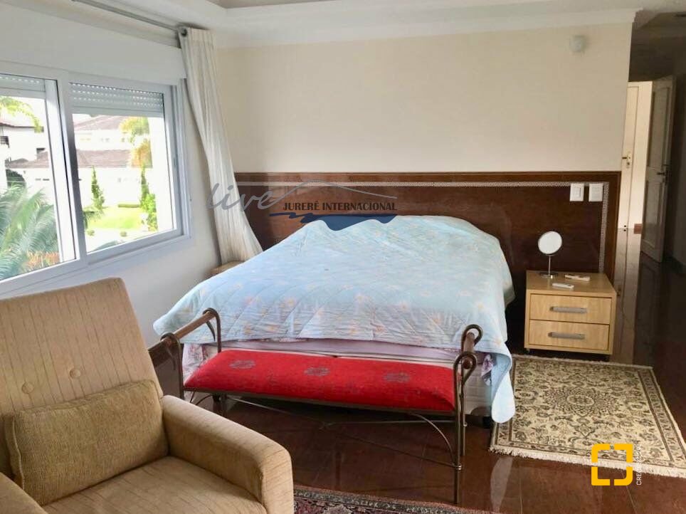 Casa com 430m², 8 quartos (sendo 4 suítes), 3 garagens, no bairro Jurerê Internacional em Florianópolis