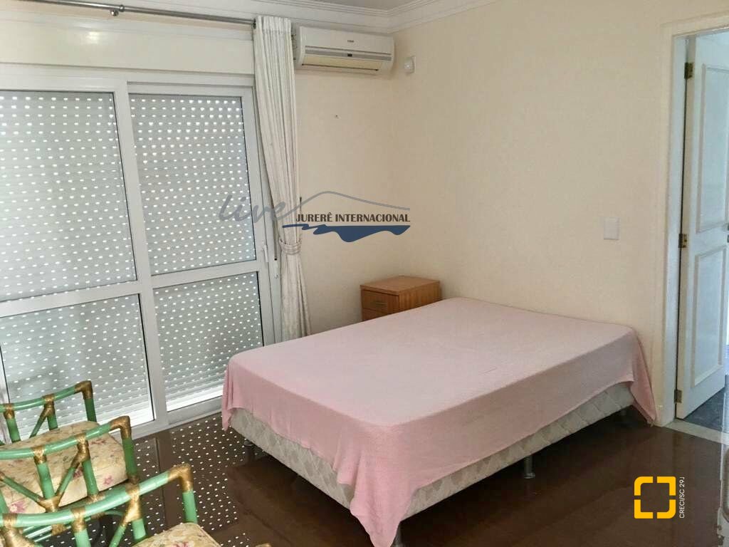 Casa com 430m², 8 quartos (sendo 4 suítes), 3 garagens, no bairro Jurerê Internacional em Florianópolis