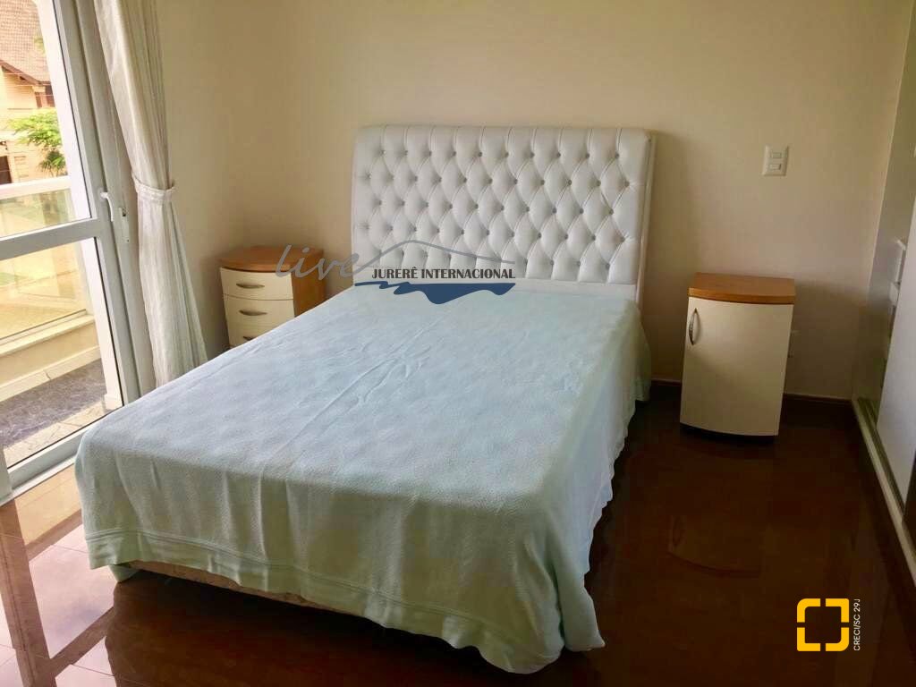 Casa com 430m², 8 quartos (sendo 4 suítes), 3 garagens, no bairro Jurerê Internacional em Florianópolis