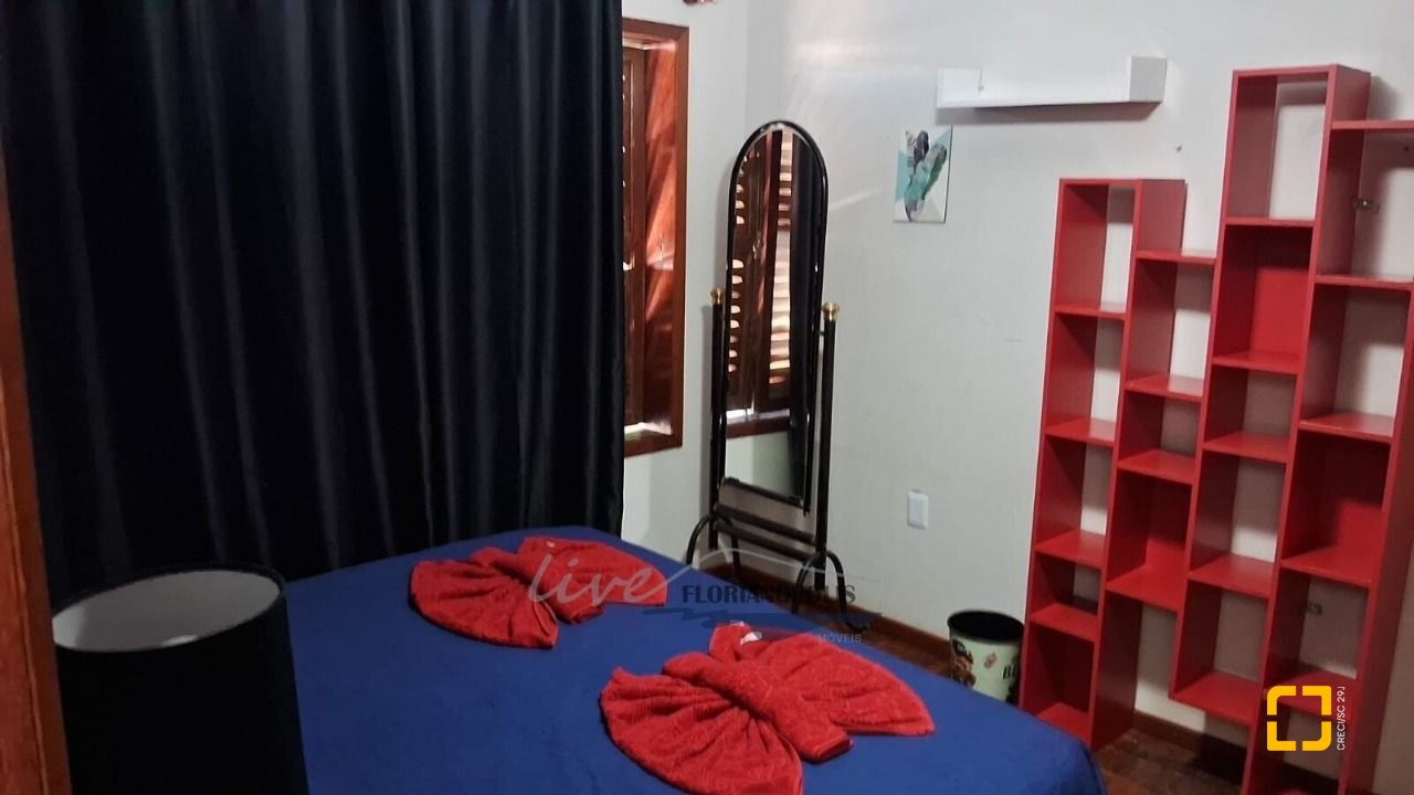 Casa com 316m², 7 quartos (sendo 2 suítes), 2 garagens, no bairro Jurerê Internacional em Florianópolis