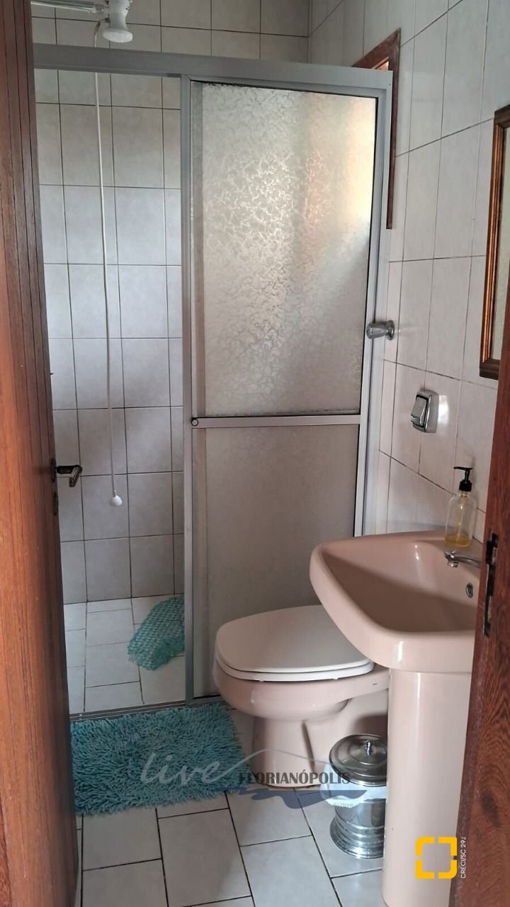 Casa com 316m², 7 quartos (sendo 2 suítes), 2 garagens, no bairro Jurerê Internacional em Florianópolis