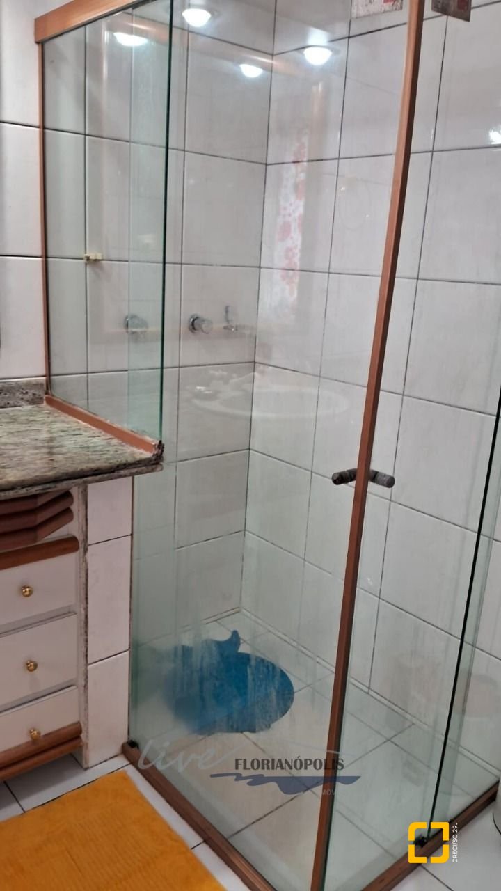 Casa com 316m², 7 quartos (sendo 2 suítes), 2 garagens, no bairro Jurerê Internacional em Florianópolis