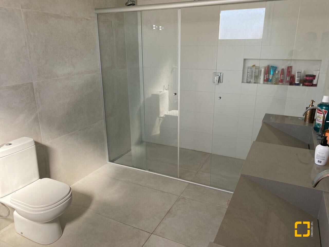 Casa com 412m², 6 quartos (sendo 3 suítes), 2 garagens, no bairro Jurerê Internacional em Florianópolis