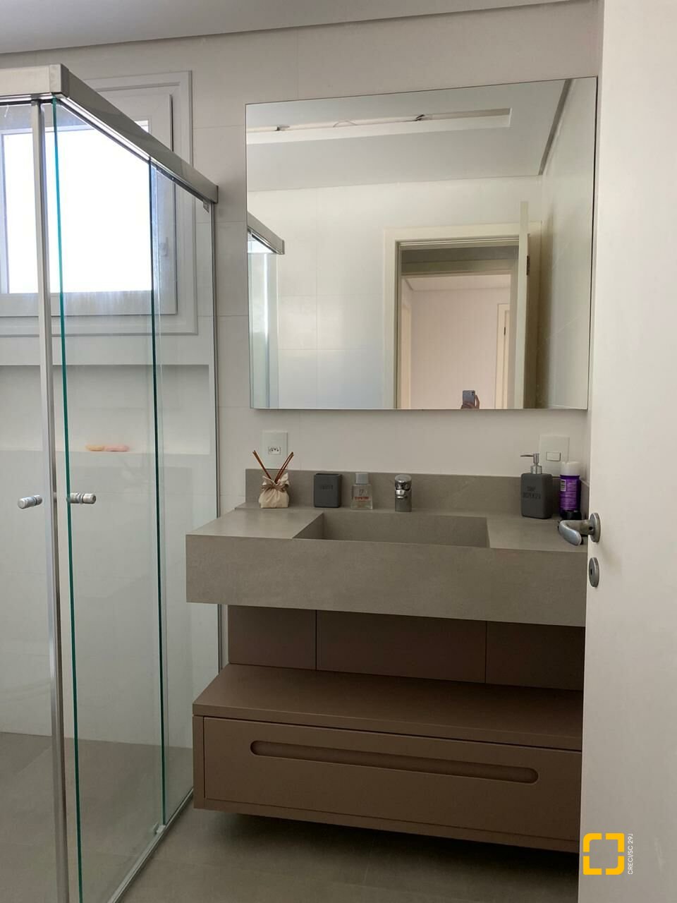 Casa com 412m², 6 quartos (sendo 3 suítes), 2 garagens, no bairro Jurerê Internacional em Florianópolis