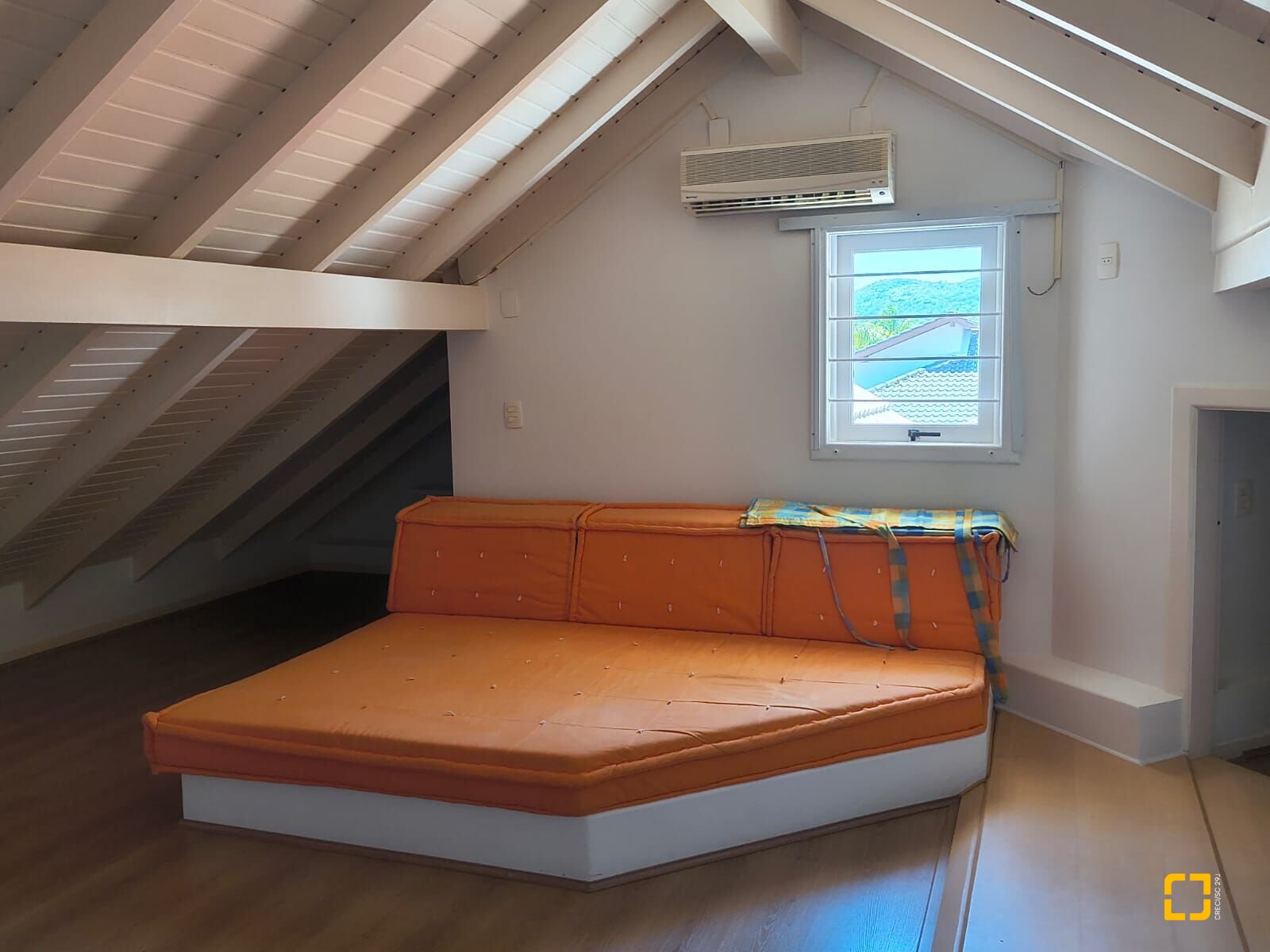 Casa com 246m², 7 quartos (sendo 3 suítes), 4 garagens, no bairro Jurerê Internacional em Florianópolis