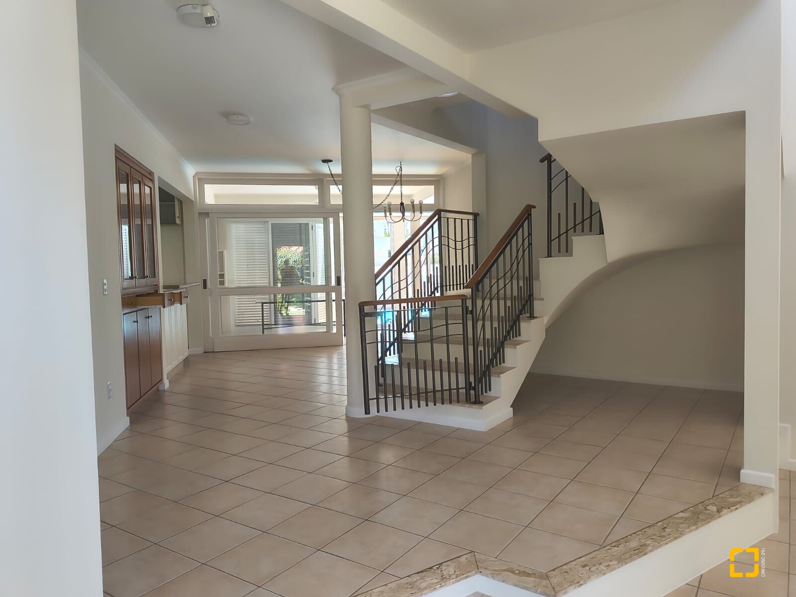 Casa com 246m², 7 quartos (sendo 3 suítes), 4 garagens, no bairro Jurerê Internacional em Florianópolis