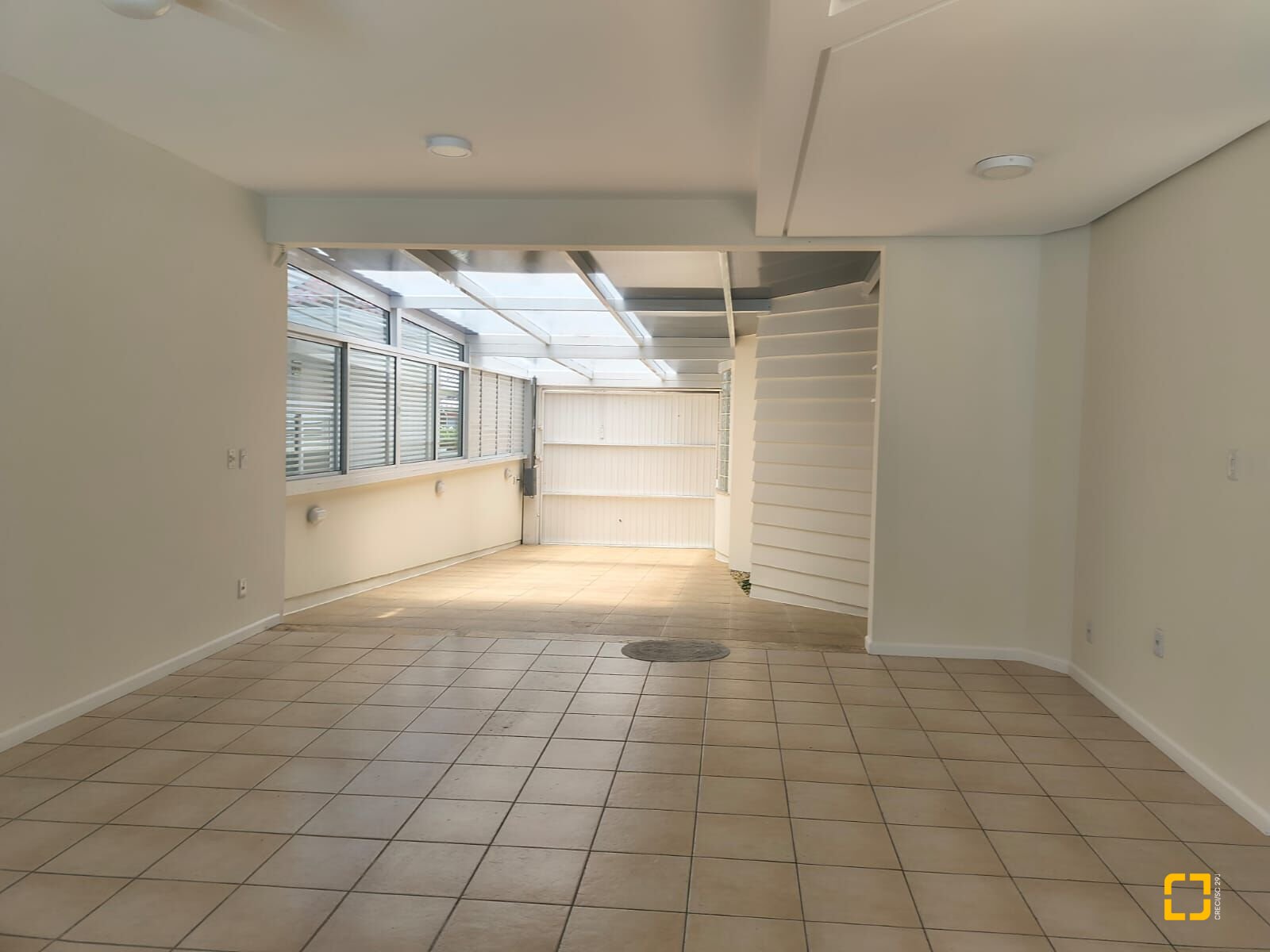 Casa com 246m², 7 quartos (sendo 3 suítes), 4 garagens, no bairro Jurerê Internacional em Florianópolis