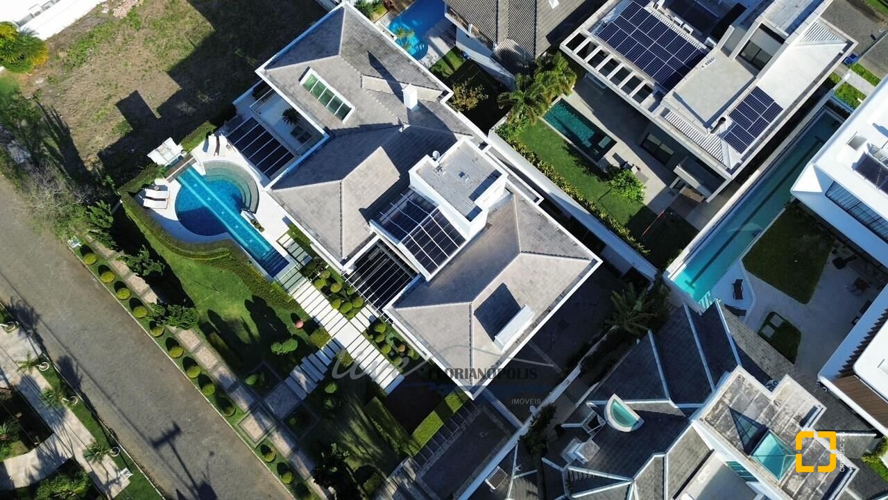 Casa com 1200m², 8 quartos (sendo 4 suítes), 5 garagens, no bairro Jurerê Internacional em Florianópolis