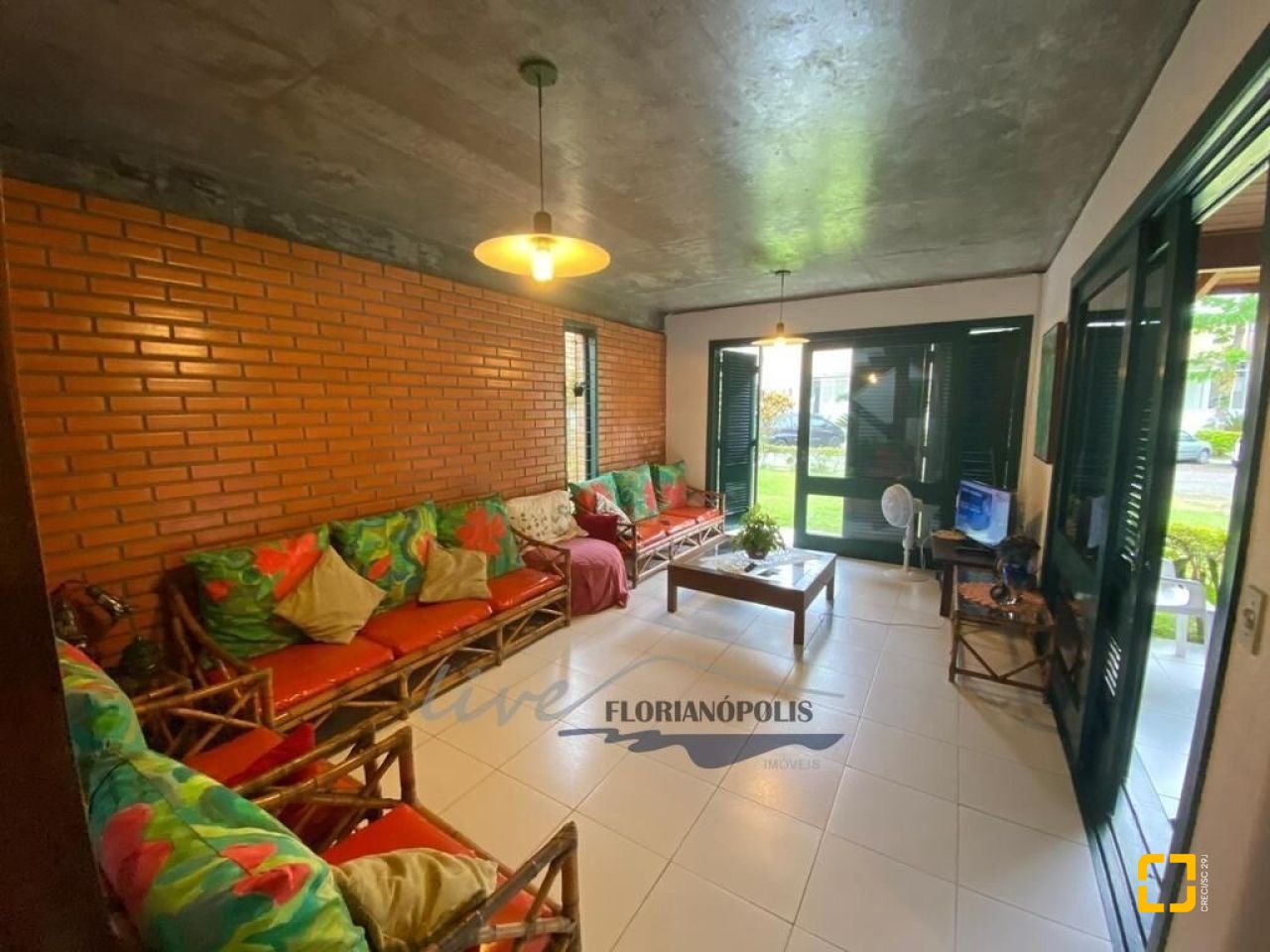 Casa com 200m², 4 quartos (sendo 1 suíte), 1 garagem, no bairro Jurerê Internacional em Florianópolis