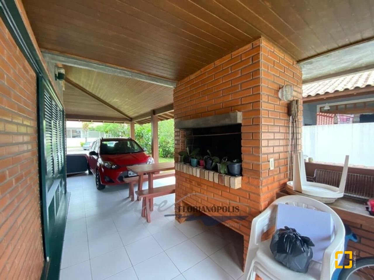 Casa com 200m², 4 quartos (sendo 1 suíte), 1 garagem, no bairro Jurerê Internacional em Florianópolis