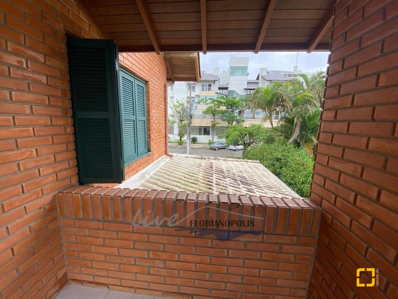 Casa com 200m², 4 quartos (sendo 1 suíte), 1 garagem, no bairro Jurerê Internacional em Florianópolis