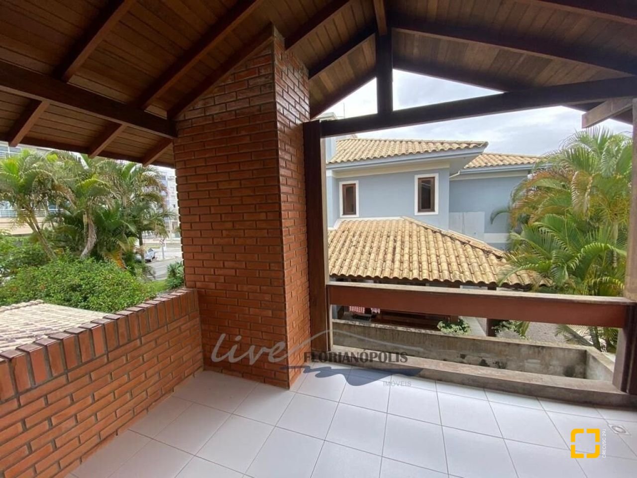 Casa com 200m², 4 quartos (sendo 1 suíte), 1 garagem, no bairro Jurerê Internacional em Florianópolis