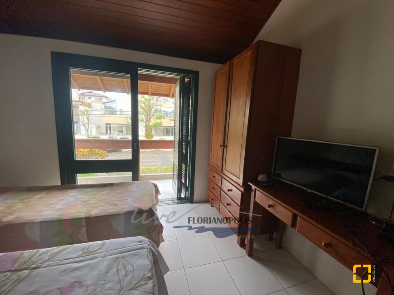 Casa com 200m², 4 quartos (sendo 1 suíte), 1 garagem, no bairro Jurerê Internacional em Florianópolis