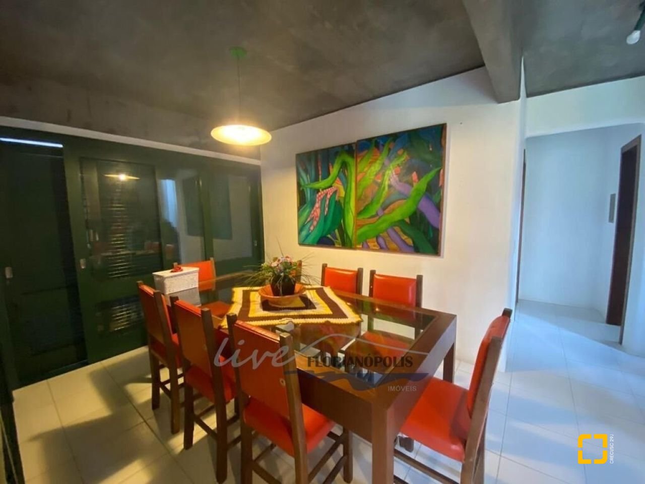 Casa com 200m², 4 quartos (sendo 1 suíte), 1 garagem, no bairro Jurerê Internacional em Florianópolis