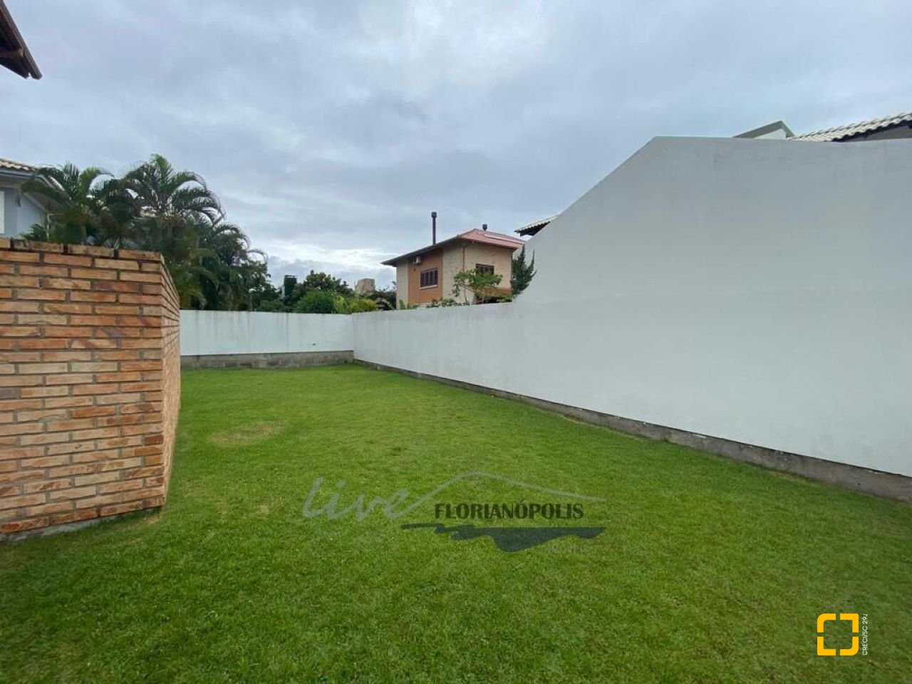 Casa com 200m², 4 quartos (sendo 1 suíte), 1 garagem, no bairro Jurerê Internacional em Florianópolis