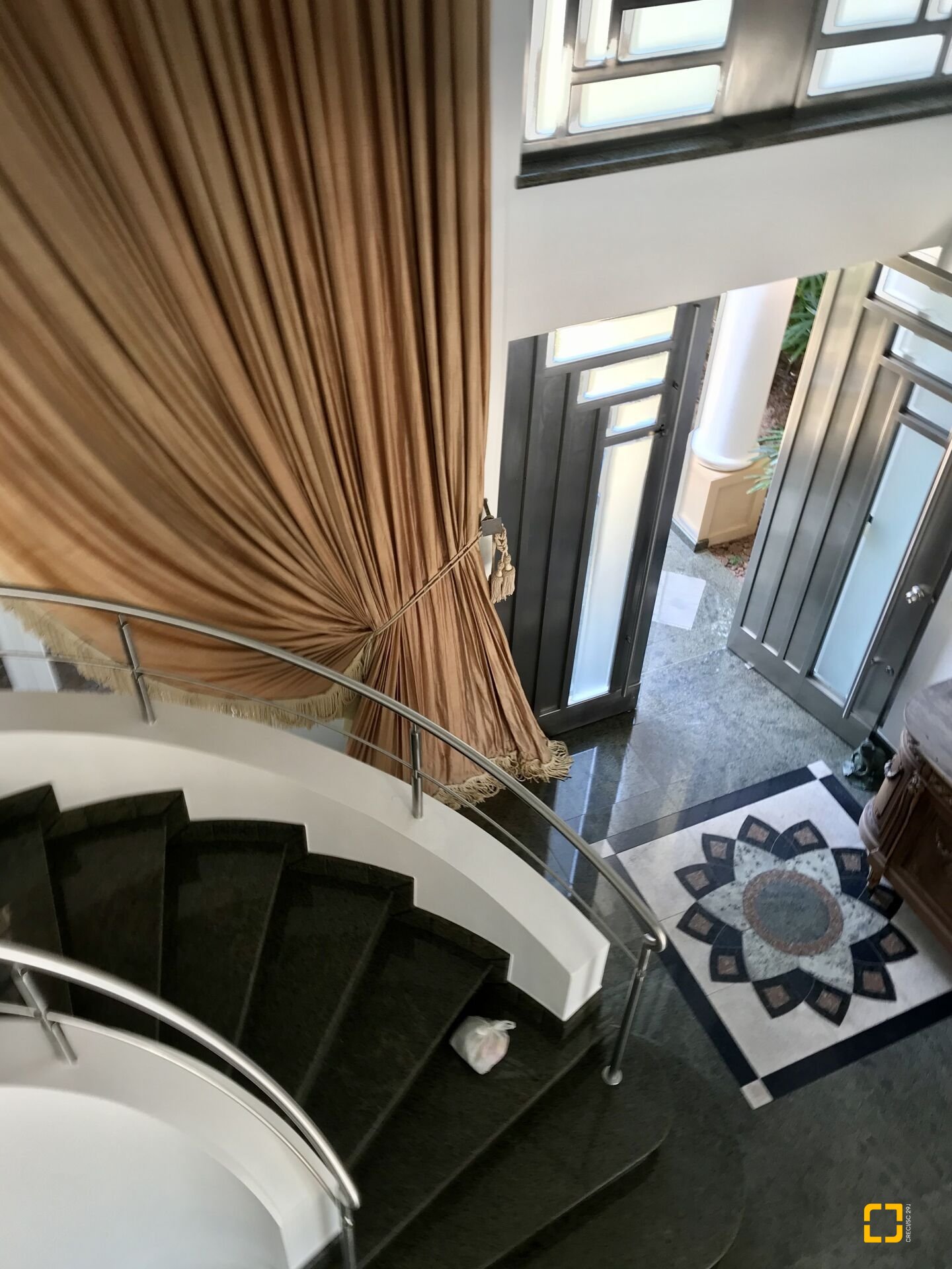 Casa com 800m², 9 quartos (sendo 8 suítes), 5 garagens, no bairro Jurerê Internacional em Florianópolis