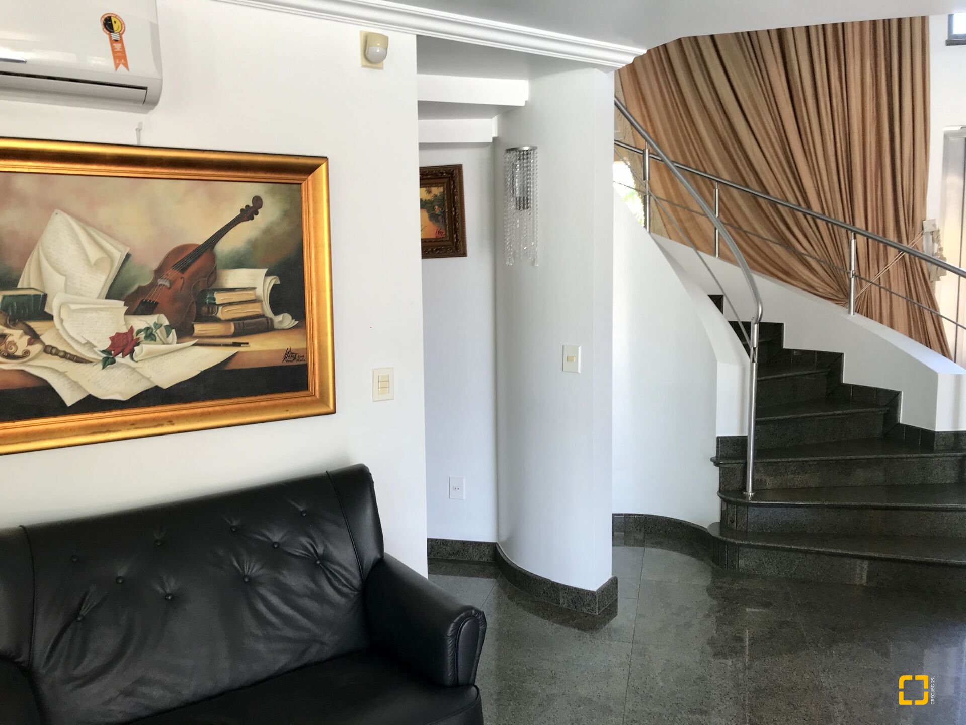 Casa com 800m², 9 quartos (sendo 8 suítes), 5 garagens, no bairro Jurerê Internacional em Florianópolis