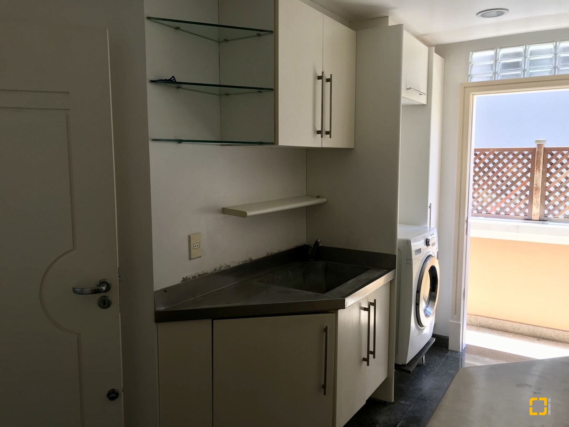 Casa com 800m², 9 quartos (sendo 8 suítes), 5 garagens, no bairro Jurerê Internacional em Florianópolis