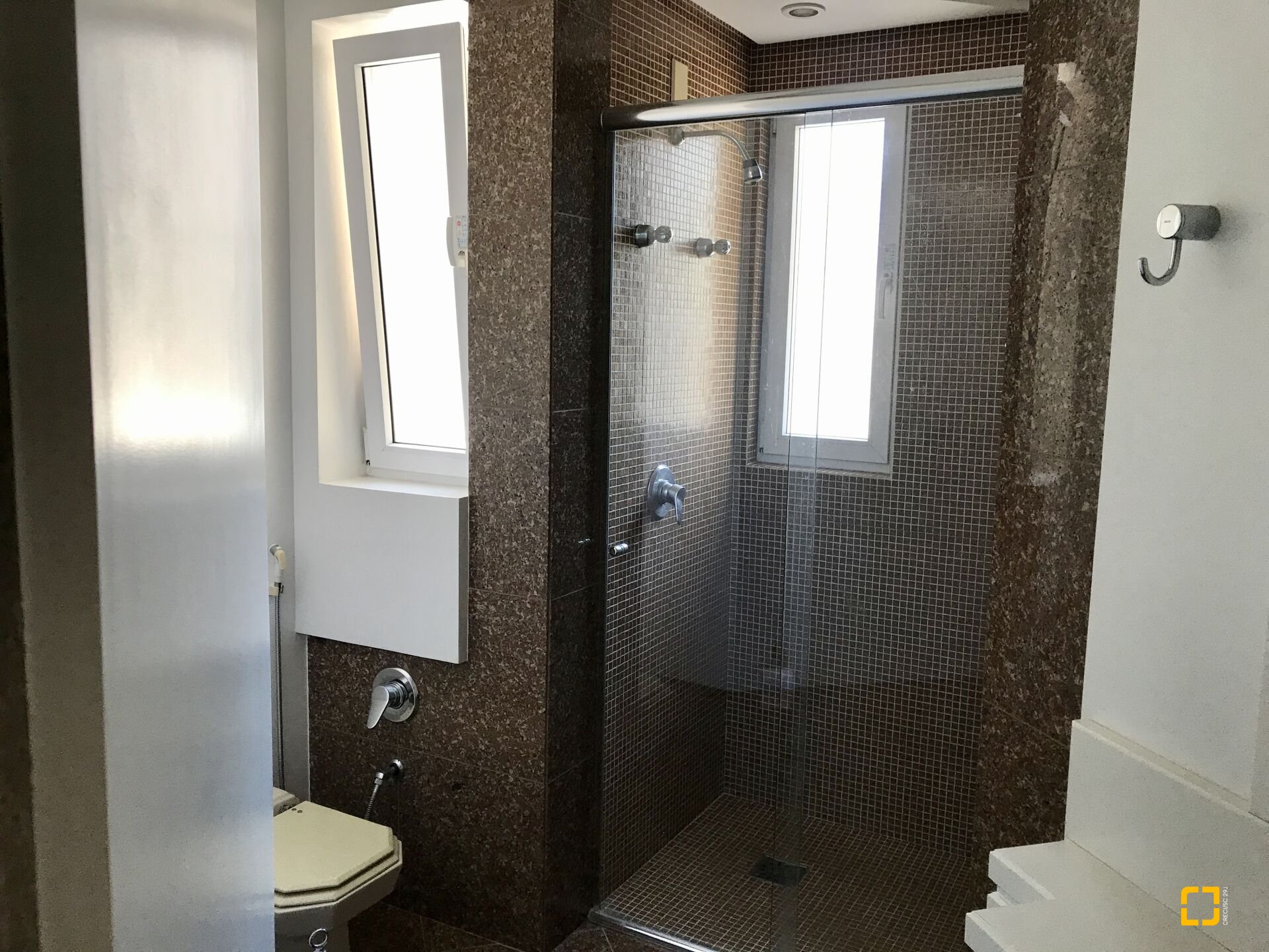 Casa com 800m², 9 quartos (sendo 8 suítes), 5 garagens, no bairro Jurerê Internacional em Florianópolis