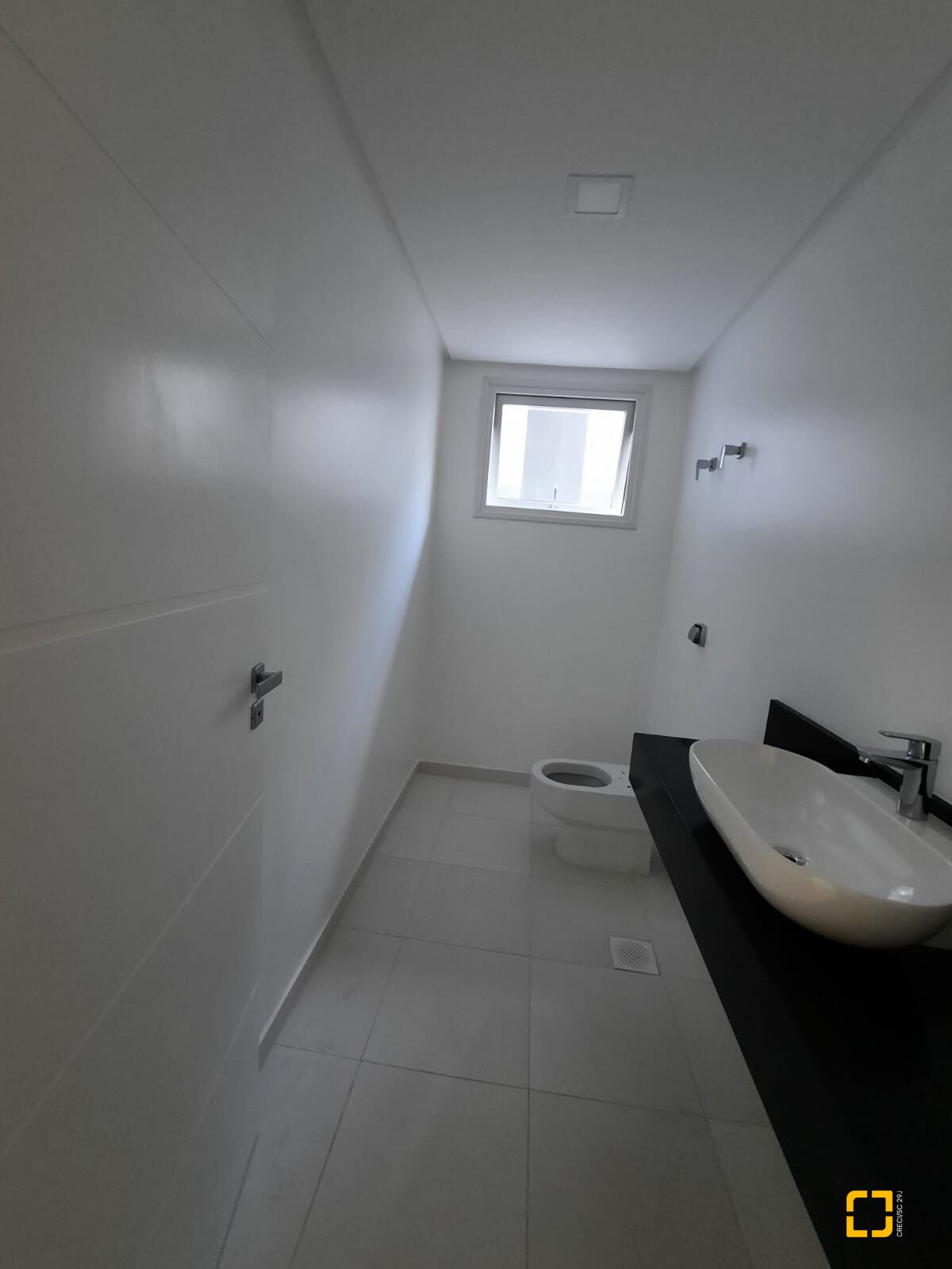 Casa com 900m², 8 quartos (sendo 4 suítes), 4 garagens, no bairro Jurerê Internacional em Florianópolis