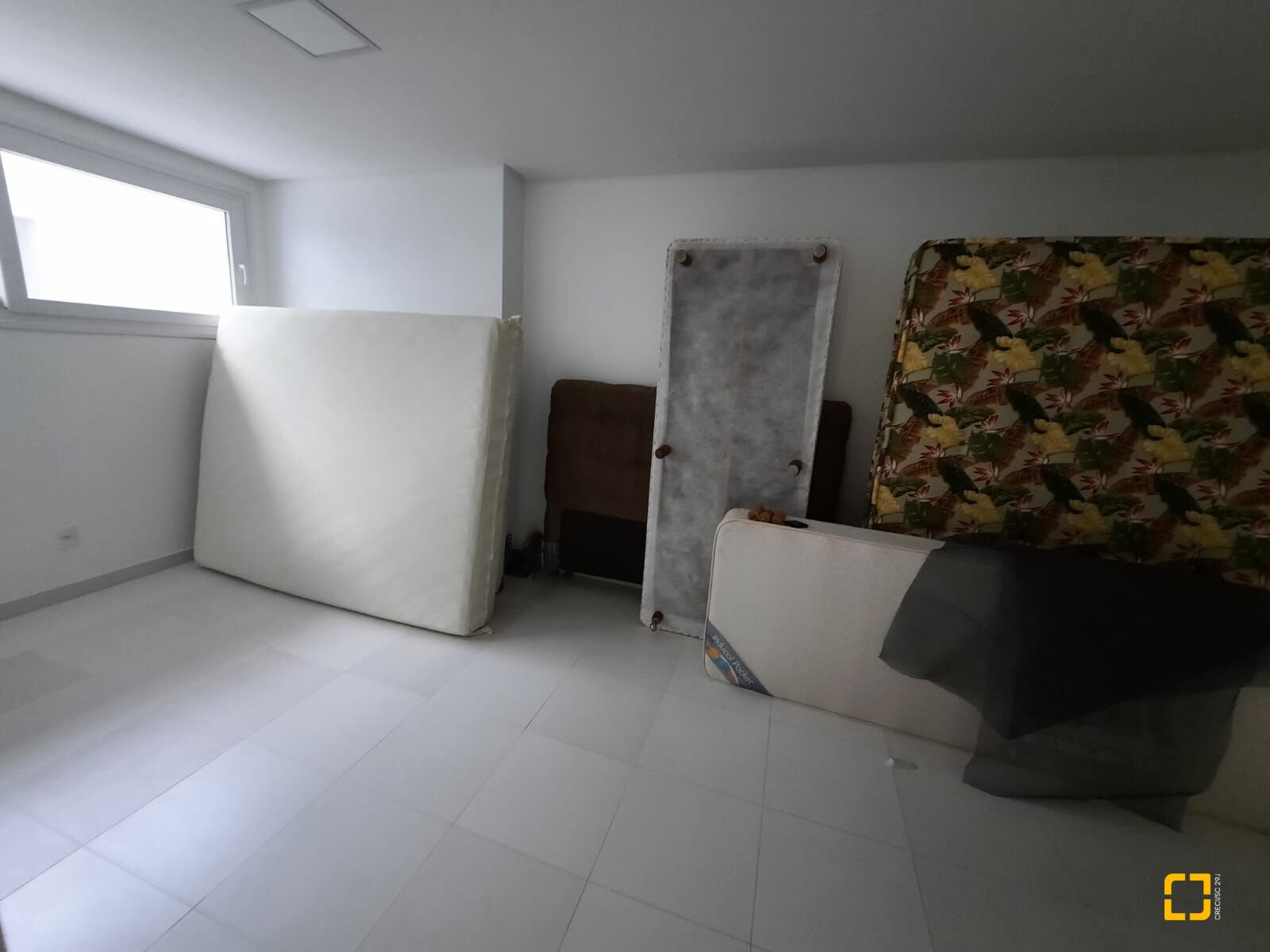 Casa com 900m², 8 quartos (sendo 4 suítes), 4 garagens, no bairro Jurerê Internacional em Florianópolis