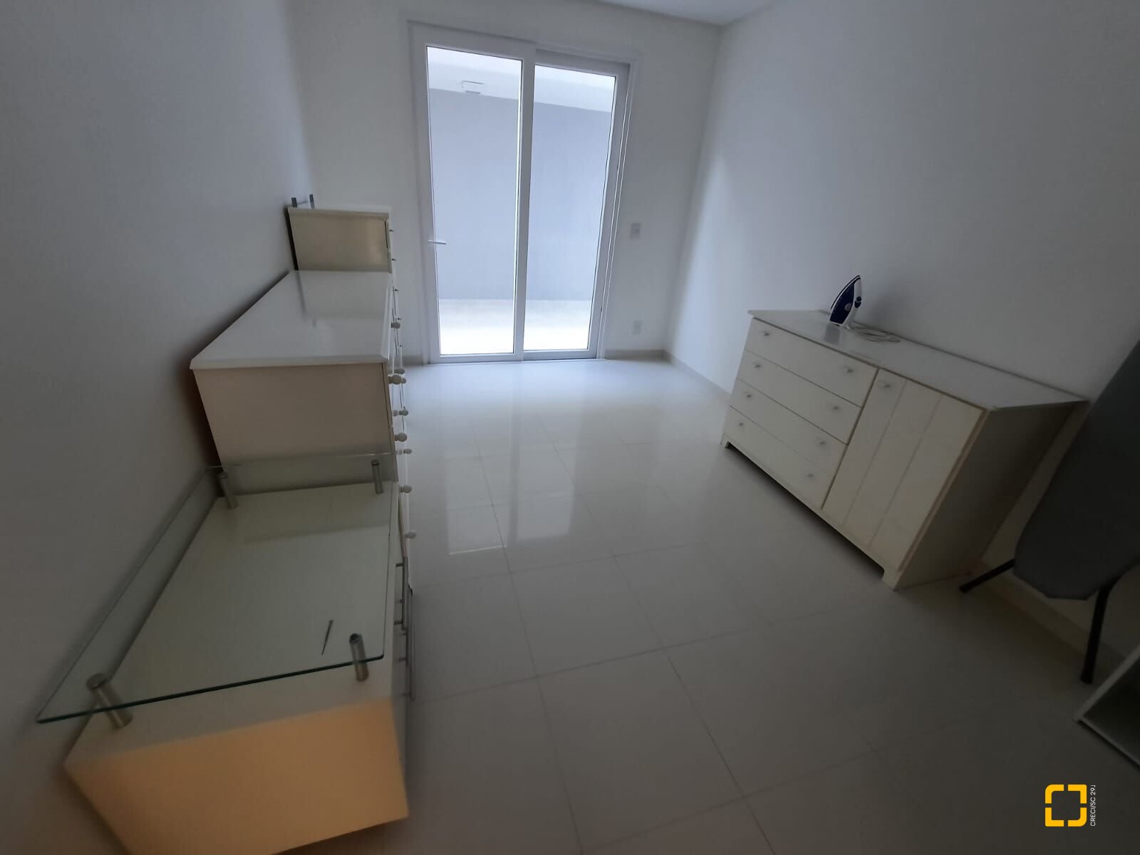 Casa com 900m², 8 quartos (sendo 4 suítes), 4 garagens, no bairro Jurerê Internacional em Florianópolis