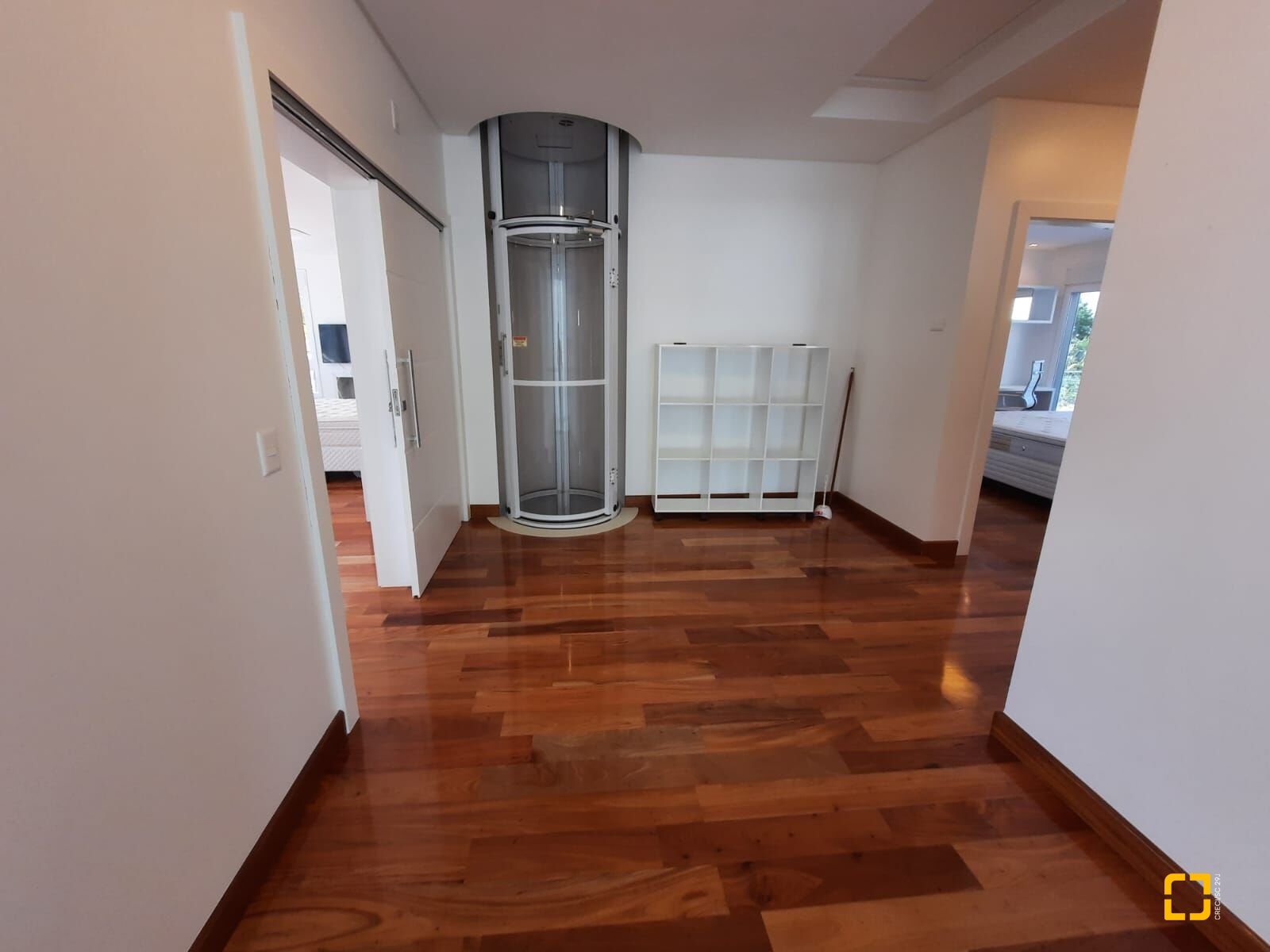 Casa com 900m², 8 quartos (sendo 4 suítes), 4 garagens, no bairro Jurerê Internacional em Florianópolis