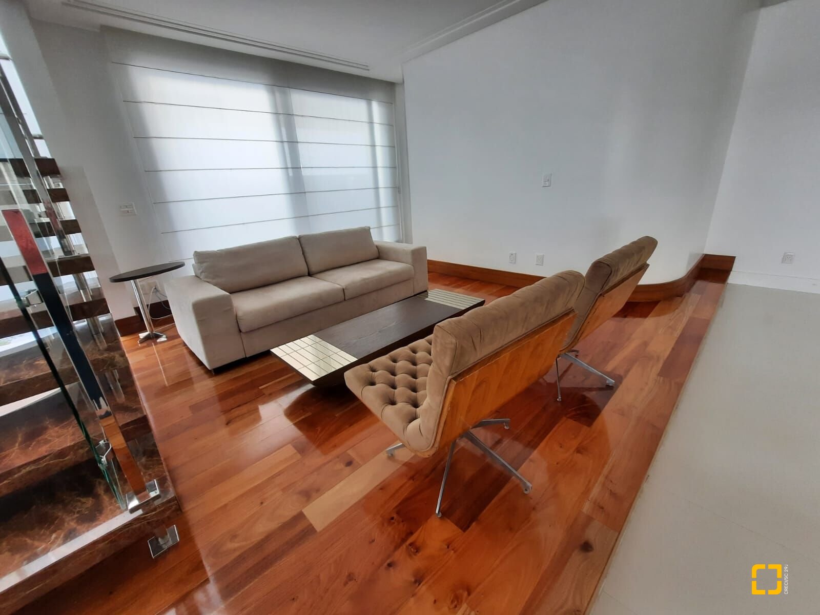 Casa com 900m², 8 quartos (sendo 4 suítes), 4 garagens, no bairro Jurerê Internacional em Florianópolis