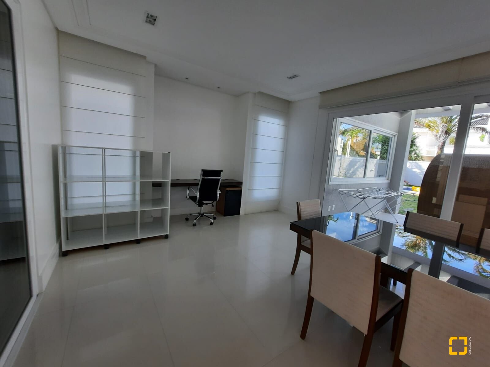 Casa com 900m², 8 quartos (sendo 4 suítes), 4 garagens, no bairro Jurerê Internacional em Florianópolis