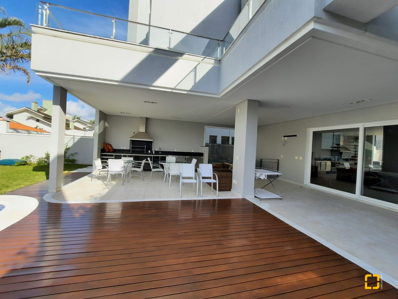 Casa com 900m², 8 quartos (sendo 4 suítes), 4 garagens, no bairro Jurerê Internacional em Florianópolis