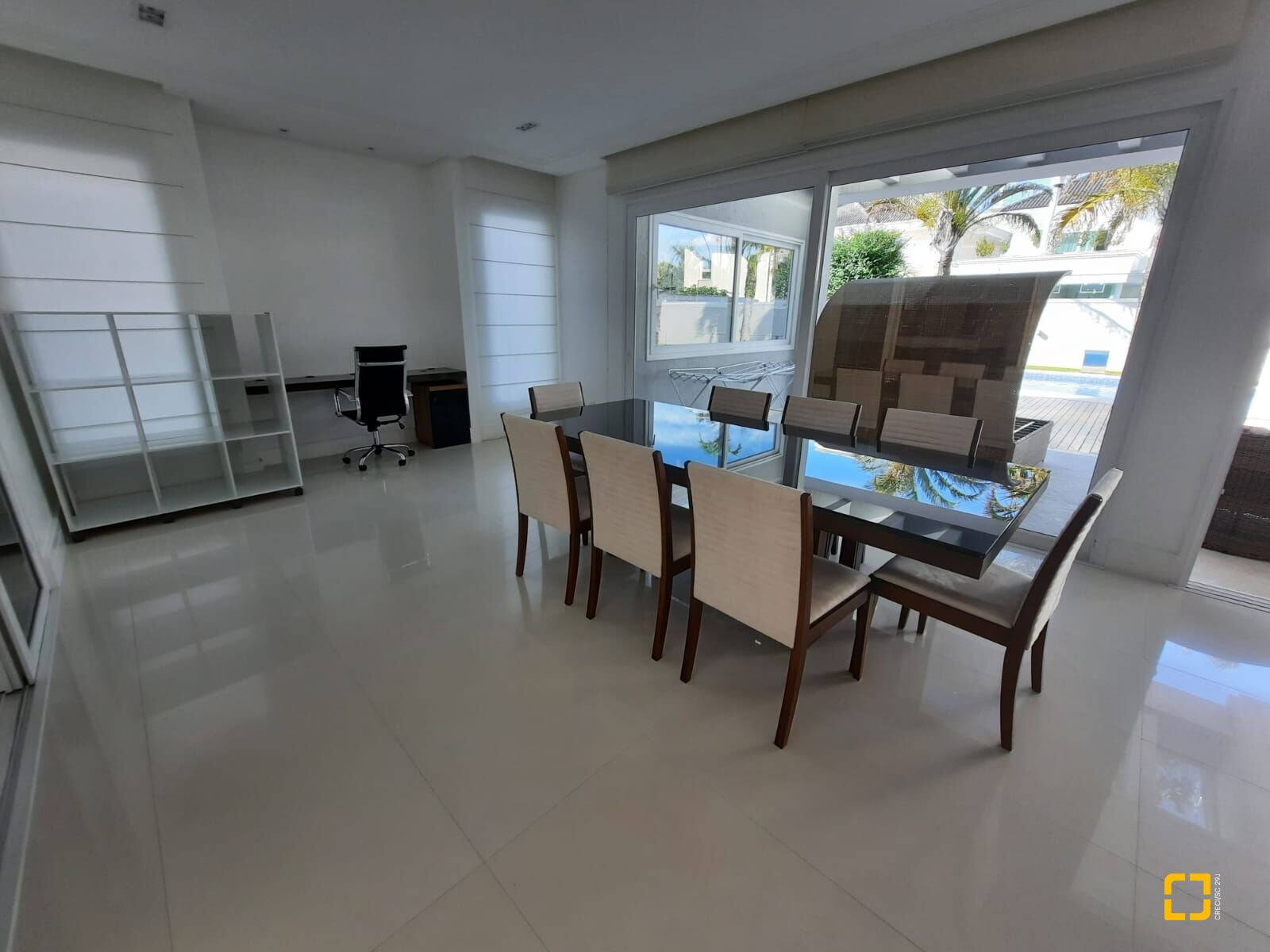 Casa com 900m², 8 quartos (sendo 4 suítes), 4 garagens, no bairro Jurerê Internacional em Florianópolis