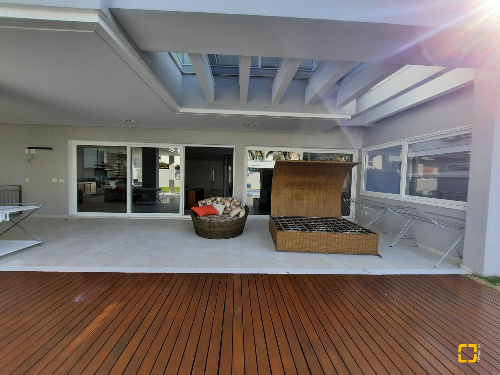 Casa com 900m², 8 quartos (sendo 4 suítes), 4 garagens, no bairro Jurerê Internacional em Florianópolis