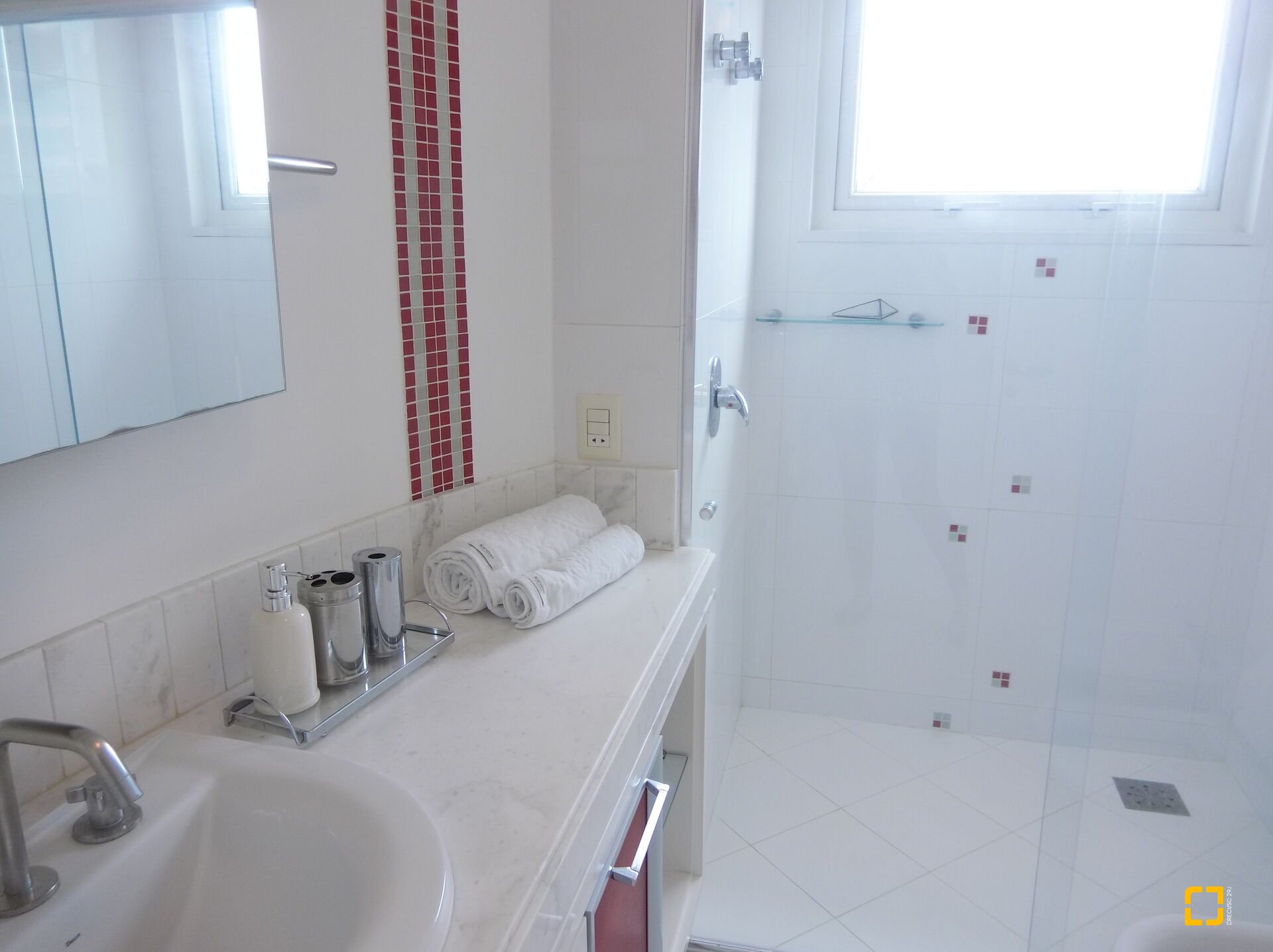 Casa com 650m², 8 quartos (sendo 4 suítes), 5 garagens, no bairro Jurerê Internacional em Florianópolis