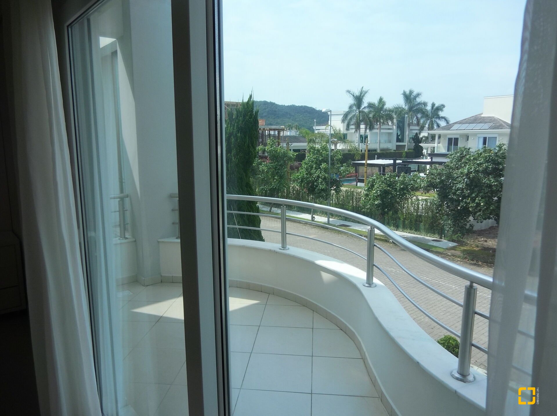 Casa com 650m², 8 quartos (sendo 4 suítes), 5 garagens, no bairro Jurerê Internacional em Florianópolis
