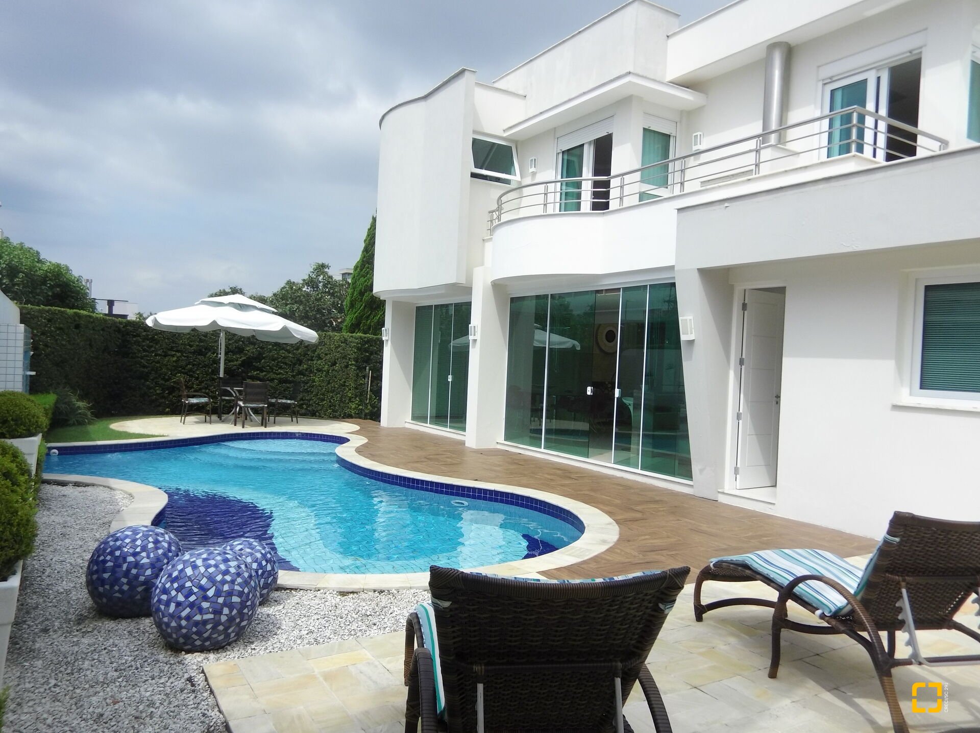 Casa com 650m², 8 quartos (sendo 4 suítes), 5 garagens, no bairro Jurerê Internacional em Florianópolis