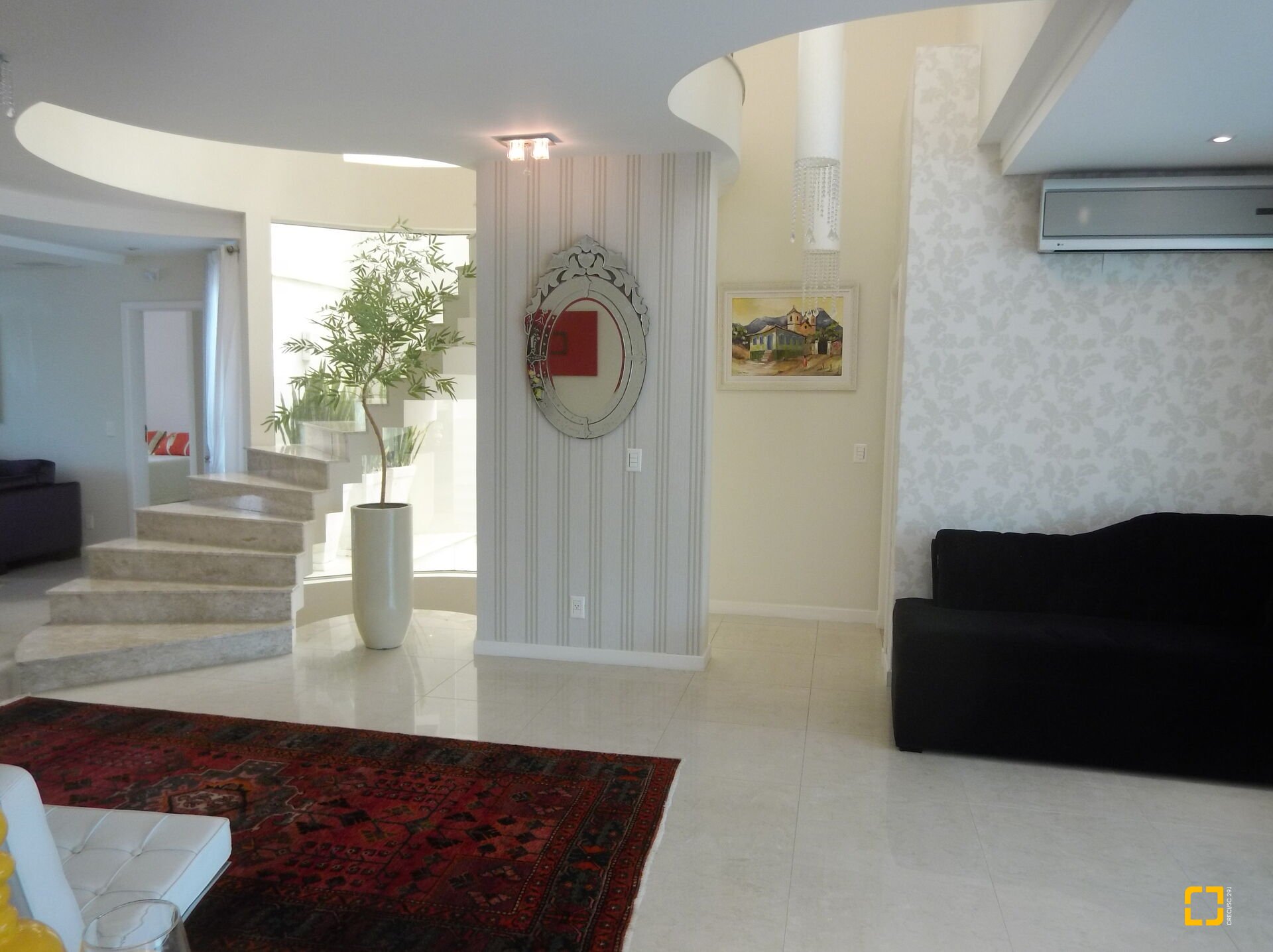 Casa com 650m², 8 quartos (sendo 4 suítes), 5 garagens, no bairro Jurerê Internacional em Florianópolis
